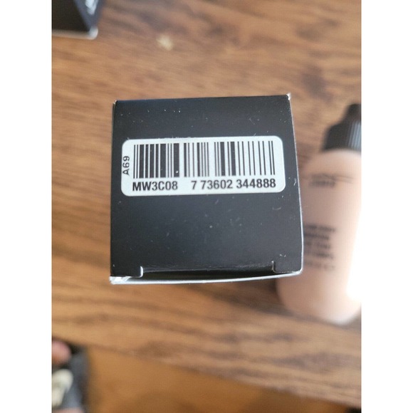 Mac Studio Face & Body Foundation N5 - Size 50mL / 1.7 Oz. New - Picture 5 of 6